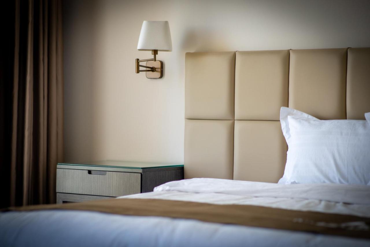 Ambassador Hotel Bisjkek Eksteriør billede