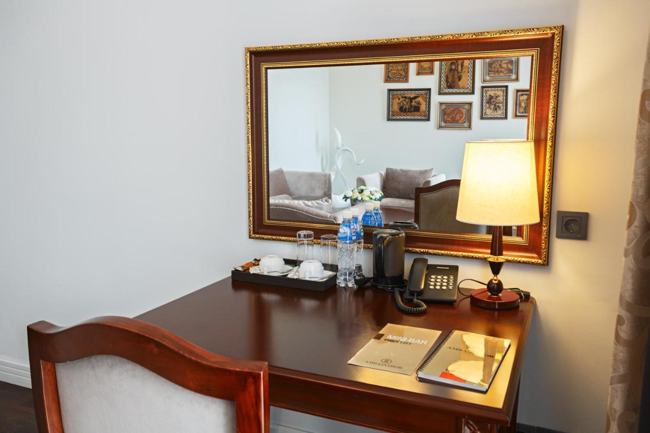 Ambassador Hotel Bisjkek Eksteriør billede