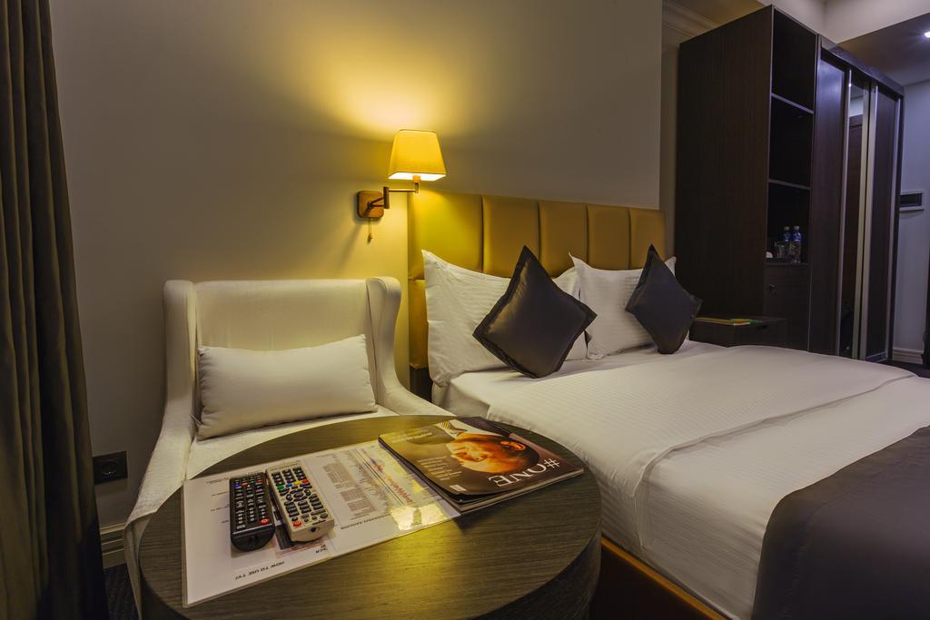 Ambassador Hotel Bisjkek Eksteriør billede